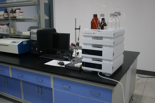 包头市农产品检测中心再添新丁_液相色谱仪